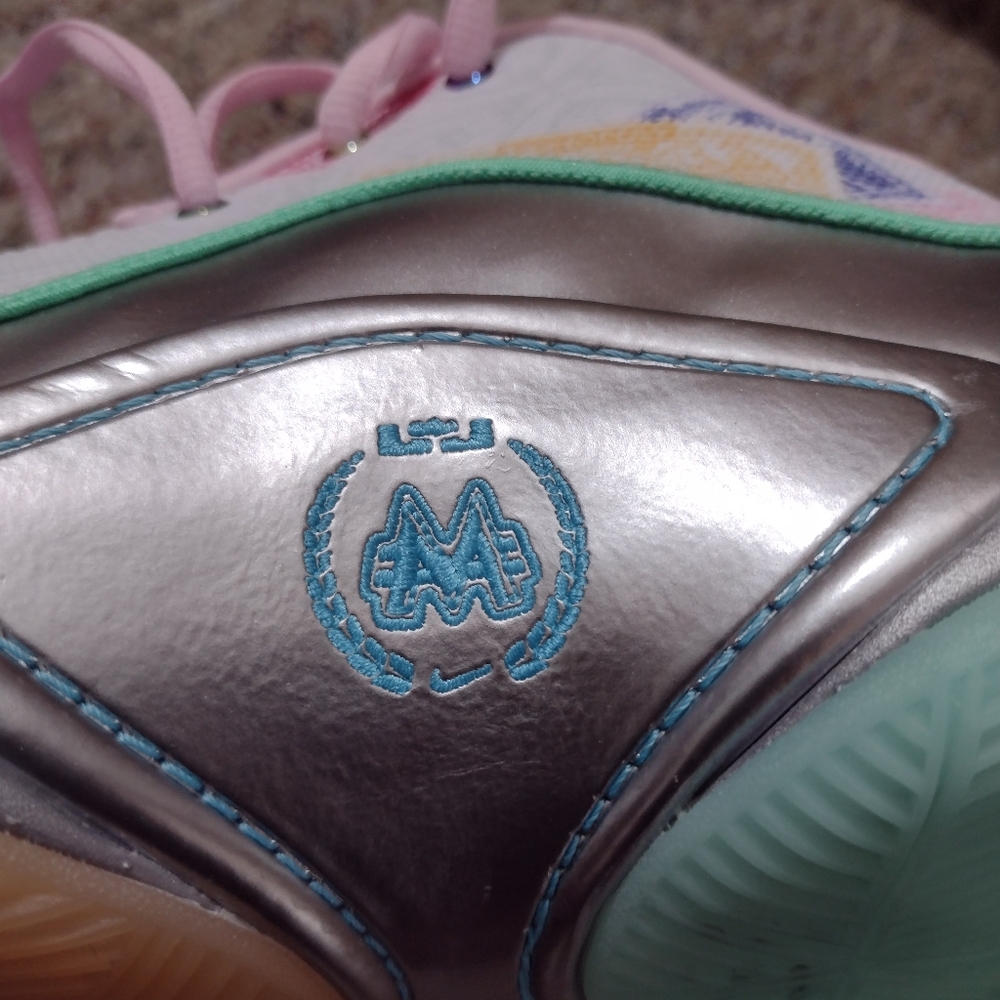 Nike LeBron XXII X Monopoly 'Mr. Mogul' Pink Silver Mens Size 10.5 - Picture 10 of 11